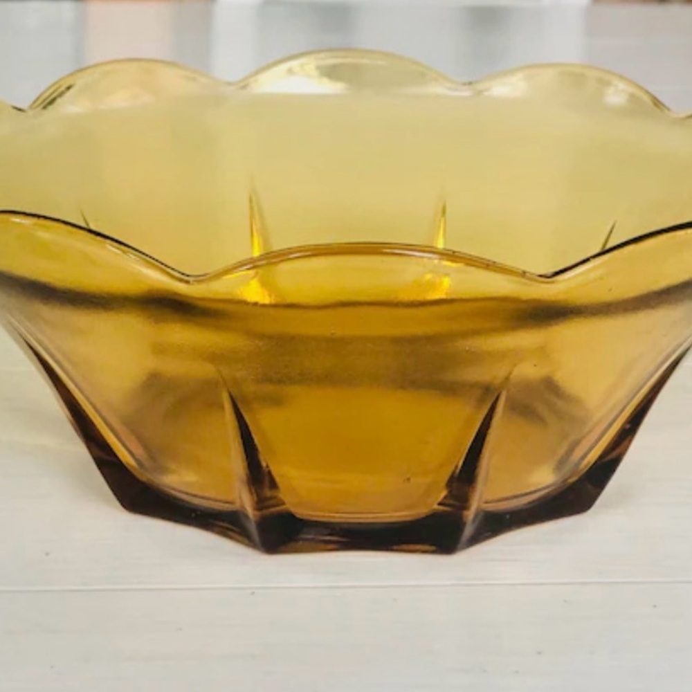 Anchor Hocking Vintage Amber Glass Scalloped Bowl